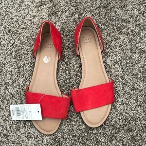 New sandal flats